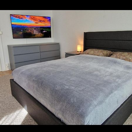 קמניץ Zentrum Apartment - Oled Tv - Ps4 - Balkon - Parking מראה חיצוני תמונה